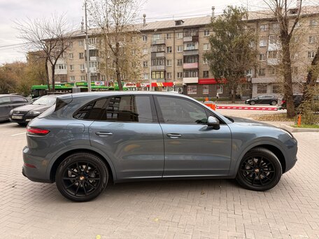 2018 Porsche Cayenne III, серый, 4500000 рублей, вид 4
