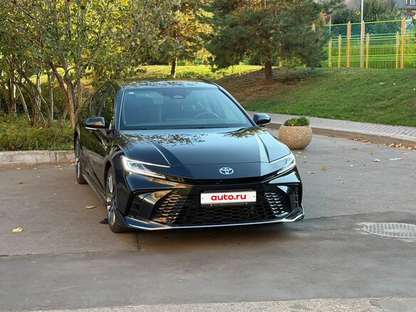 2025 Toyota Camry IX (XV80), чёрный - вид 2