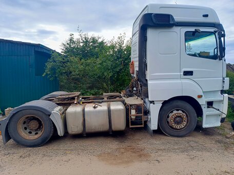 2003 Mercedes-Benz Axor, белый, 850000 рублей, вид 2