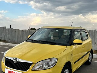 2011 Skoda Fabia II Рестайлинг, жёлтый, 670000 рублей, вид 1