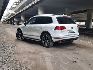 2014 Volkswagen Touareg II Рестайлинг, белый, 2750000 рублей, вид 2