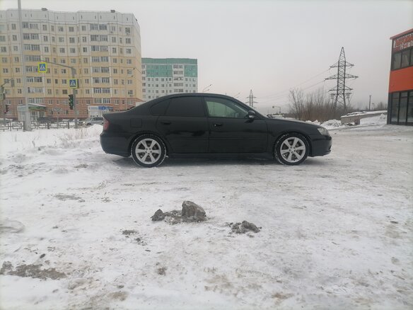 2004 Subaru Legacy IV, чёрный, 620000 рублей - вид 1