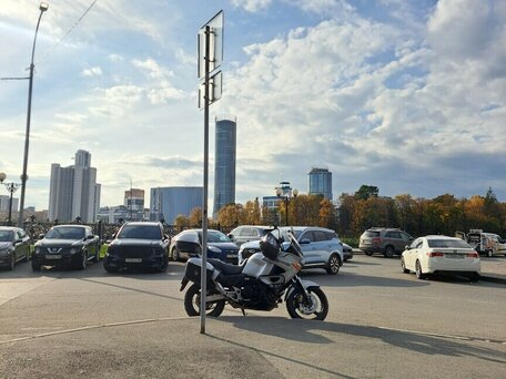 2007 Honda XL1000V Varadero, серебристый, 550000 рублей, вид 1