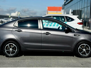 2015 Kia Rio III Рестайлинг, серый, 890000 рублей, вид 4