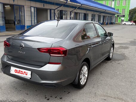 2021 Volkswagen Polo VI, серый, 1750000 рублей, вид 2