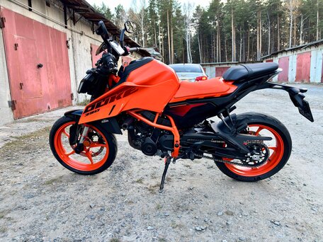 2023 KTM 390 Duke, оранжевый, 560000 рублей, вид 3