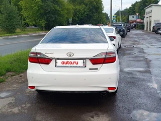 2018 Toyota Camry VII (XV50) Рестайлинг 2, белый, 2100000 рублей, вид 3
