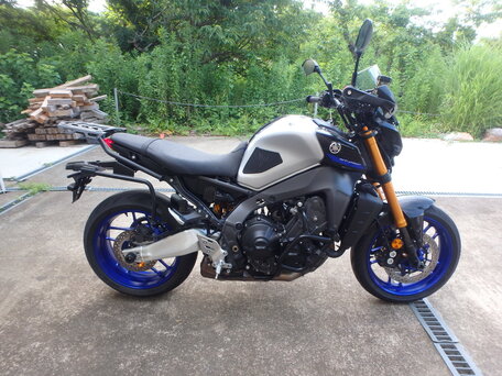 2021 Yamaha MT-09 (FZ-09), серый, 1150000 рублей, вид 3