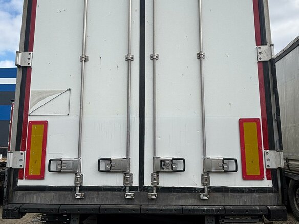 2011 Schmitz Cargobull SKO, белый, 3300000 рублей - вид 8