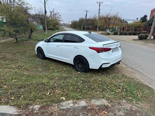 2019 Hyundai Solaris II, белый, 1350000 рублей, вид 2
