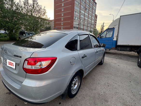 2014 Lada (ВАЗ) Granta I, серебристый, 380000 рублей - вид 6