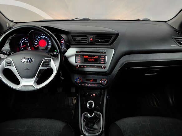 2015 Kia Rio III Рестайлинг, чёрный, 999000 рублей - вид 5