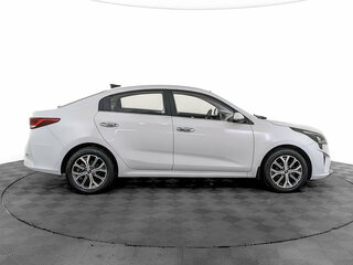 2021 Kia Rio IV Рестайлинг, белый, 1650000 рублей, вид 4