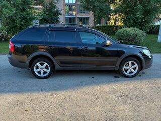 2010 Skoda Octavia Scout II (A5) Рестайлинг, чёрный, 850000 рублей, вид 4