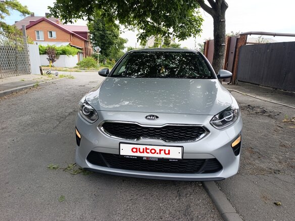 2018 Kia Ceed III, серебристый, 1650000 рублей - вид 1