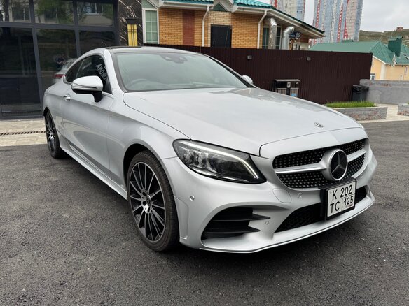2018 Mercedes-Benz C-Класс 180 IV (W205) Рестайлинг, серебристый, 2650000 рублей