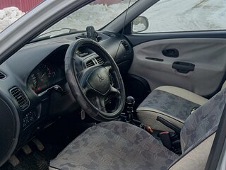 2001 Mitsubishi Carisma I Рестайлинг, серебристый, 350000 рублей, вид 4