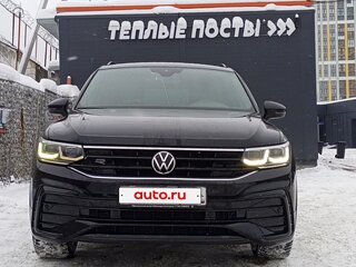 2021 Volkswagen Tiguan II Рестайлинг, чёрный, 3300000 рублей, вид 3