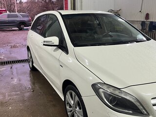 2012 Mercedes-Benz B-Класс 200 II (W246), белый, 750000 рублей, вид 2