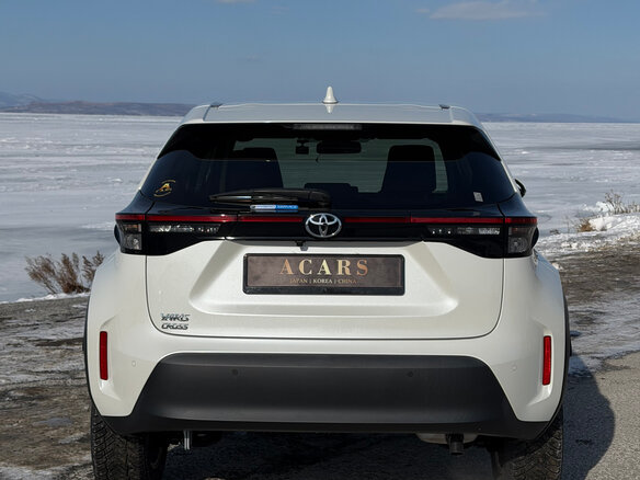 2022 Toyota Yaris Cross I, белый, 1690000 рублей - вид 2