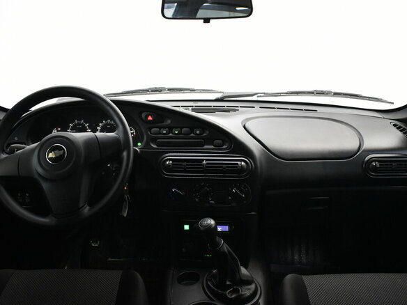 2019 Chevrolet Niva I Рестайлинг, серебристый, 775000 рублей - вид 4
