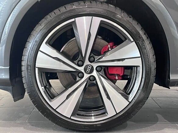2026 Audi Q5 40 TDI III (GU), серый, 8200000 рублей - вид 12