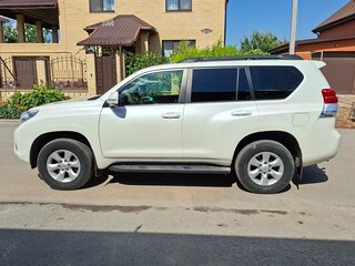 2013 Toyota Land Cruiser Prado 150 Series, белый, 3200000 рублей, вид 2