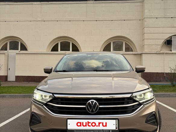 2021 Volkswagen Polo VI, бежевый - вид 1