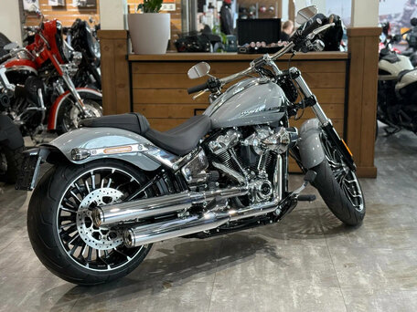 2024 Harley-Davidson Breakout, серебристый, 3300000 рублей, вид 3