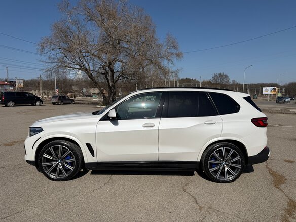 2019 BMW X5 40i IV (G05/G18), белый, 6250000 рублей - вид 17