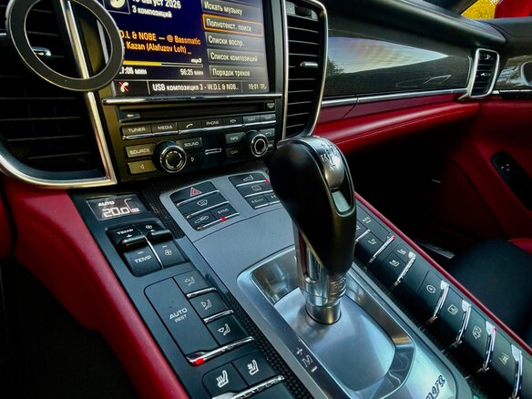 2015 Porsche Panamera GTS I Рестайлинг, красный, 4500000 рублей - вид 35