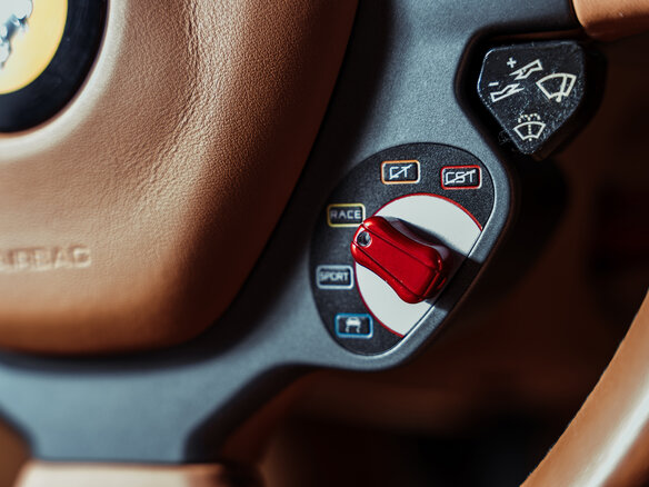 2011 Ferrari 458 Italia, красный - вид 35