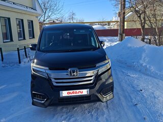 2017 Honda Stepwgn Spada V Рестайлинг, чёрный, 2300000 рублей, вид 2