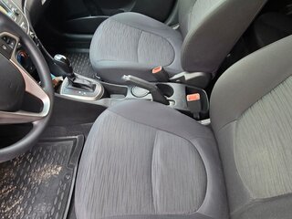 2015 Hyundai Solaris I Рестайлинг, пурпурный, 1300000 рублей, вид 3