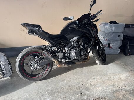 2018 Kawasaki Z 900, чёрный, 955555 рублей, вид 3