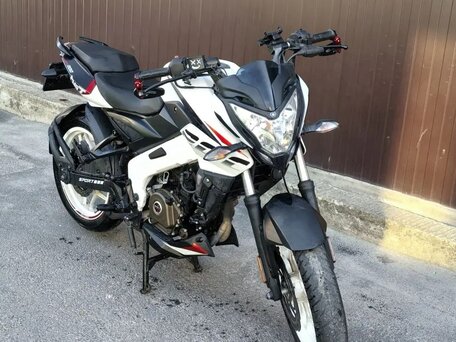 2021 Bajaj Pulsar NS 200, белый, 265000 рублей, вид 5