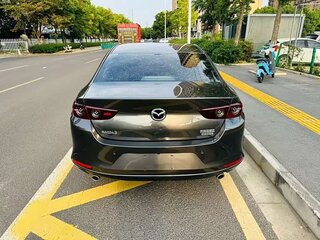 2021 Mazda 3 Axela IV (BP), серебристый, 1775400 рублей, вид 5
