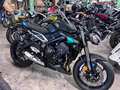 2026 Triumph Speed Triple, чёрный, 849000 рублей