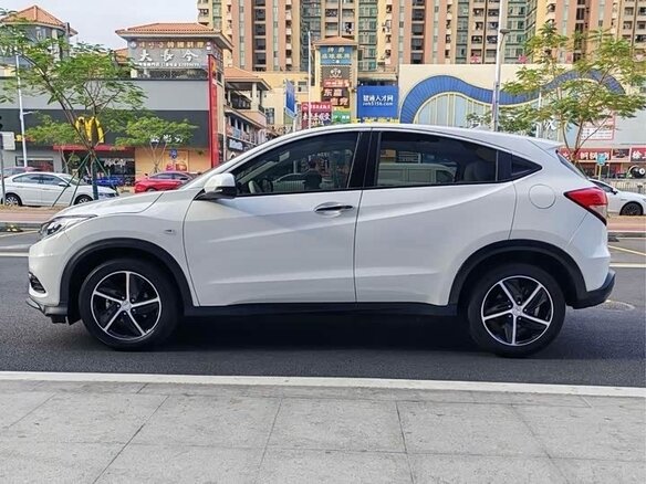 2022 Honda Vezel I Рестайлинг, белый - вид 4