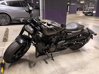 2023 Harley-Davidson Sportster S, серый, 1400000 рублей, вид 3