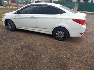 2016 Hyundai Solaris I Рестайлинг, белый, 800000 рублей, вид 4