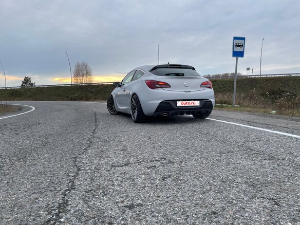 2012 Opel Astra GTC J Рестайлинг, белый, 750000 рублей - вид 9