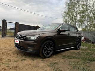 2018 Volkswagen Tiguan II, коричневый, 2390000 рублей, вид 1