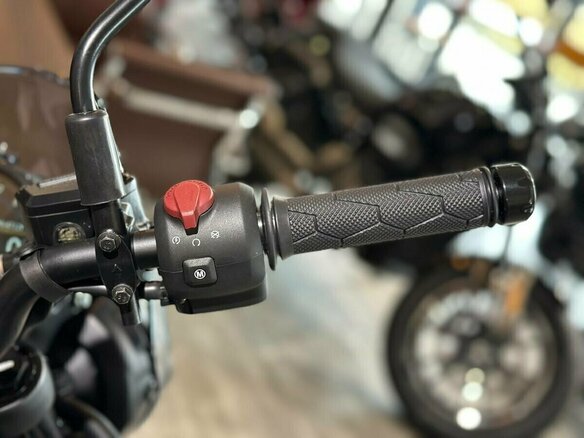 2025 Royal Enfield Himalayan, чёрный, 594000 рублей - вид 6