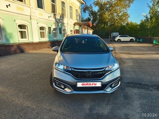 2018 Honda Fit III Рестайлинг, серебристый, 999990 рублей, вид 2
