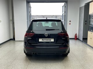 2019 Volkswagen Tiguan II, чёрный, 2330000 рублей, вид 5