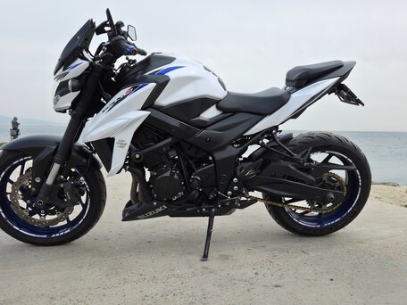 2020 Suzuki GSX-S 750, белый, 870000 рублей, вид 2