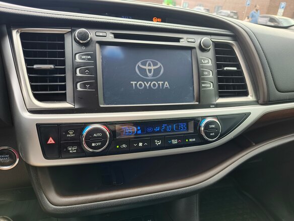 2014 Toyota Highlander III (XU50), красный, 2800000 рублей - вид 16