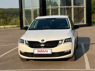 2017 Skoda Octavia III (A7) Рестайлинг, белый, 1650000 рублей, вид 1