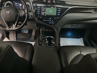 2019 Toyota Camry VIII (XV70), белый, 2700000 рублей, вид 5